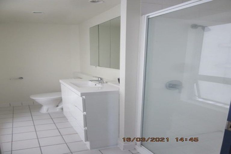 Photo of property in Terrace Heights Apartments, 4e/163 The Terrace, Wellington Central, Wellington, 6011