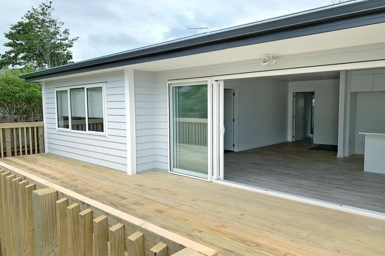 Photo of property in 15d Aeroview Drive, Beach Haven, Auckland, 0626