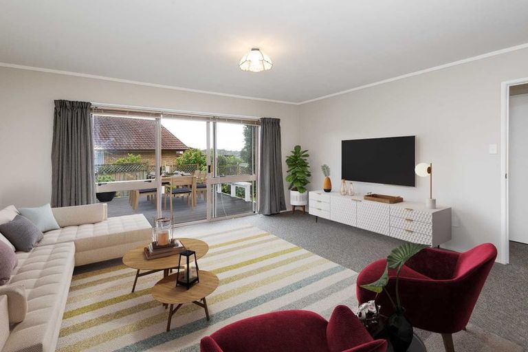 Photo of property in 8 Crescent Hills Court, Northpark, Auckland, 2013
