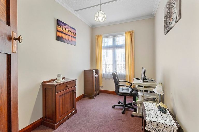 Photo of property in 21 Crawford Green, Miramar, Wellington, 6022