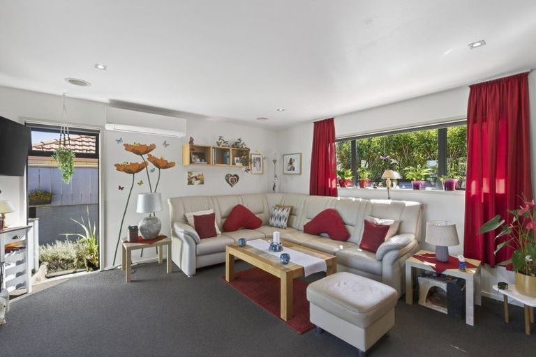 Photo of property in 7d Hinau Street, Inglewood, 4330