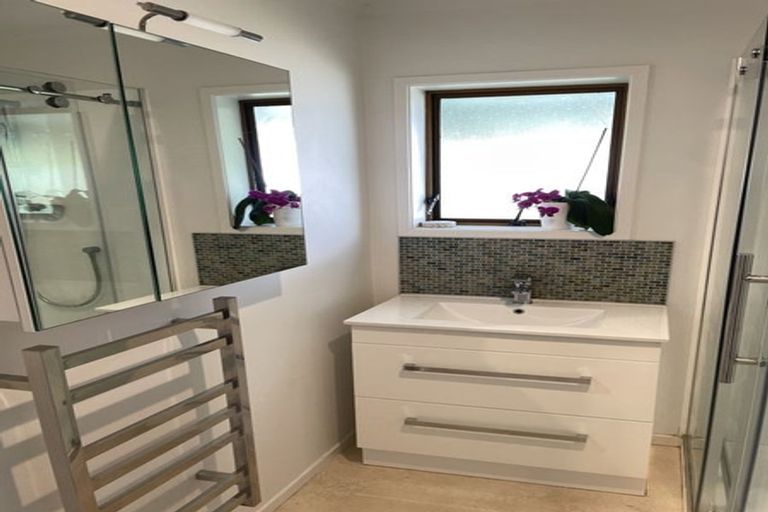 Photo of property in 2/42 Minerva Terrace, Cockle Bay, Auckland, 2014