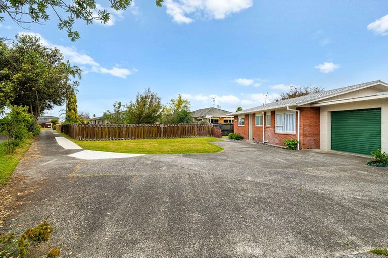 Photo of property in 1/71 Florence Avenue, Orewa, 0931