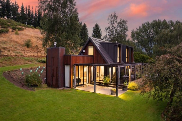 Photo of property in 366 Malaghans Road, Dalefield, Queenstown, 9371