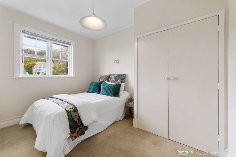 Photo of property in 9 Wadestown Road, Wadestown, Wellington, 6012