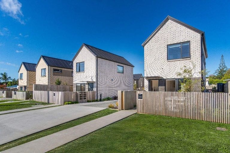 Photo of property in 1/3 Eskdale Road, Birkdale, Auckland, 0626