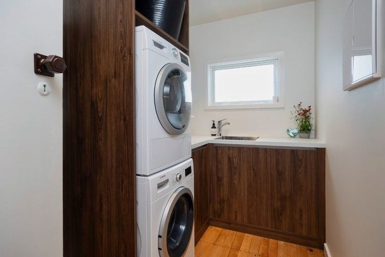 Photo of property in 11 Westbourne Road, Murrays Bay, Auckland, 0630