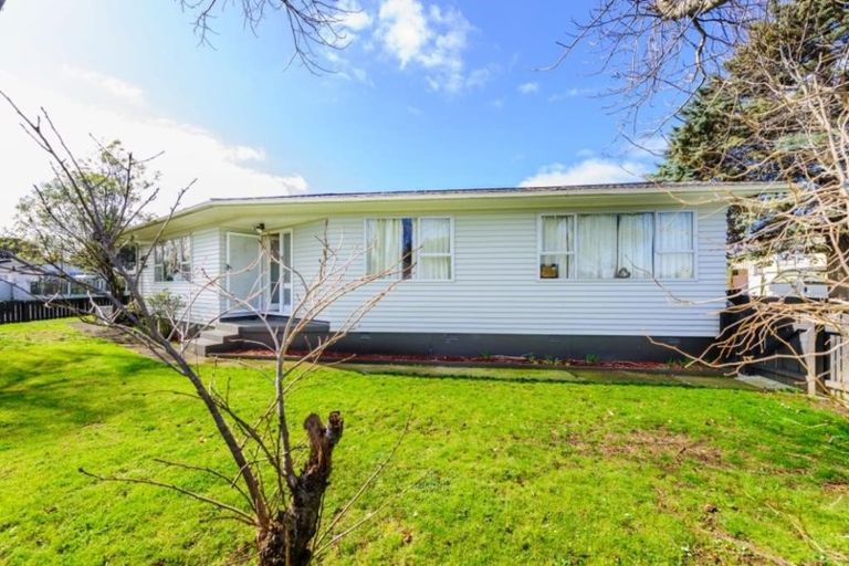 Photo of property in 1 Ronald Place, Manurewa, Auckland, 2102