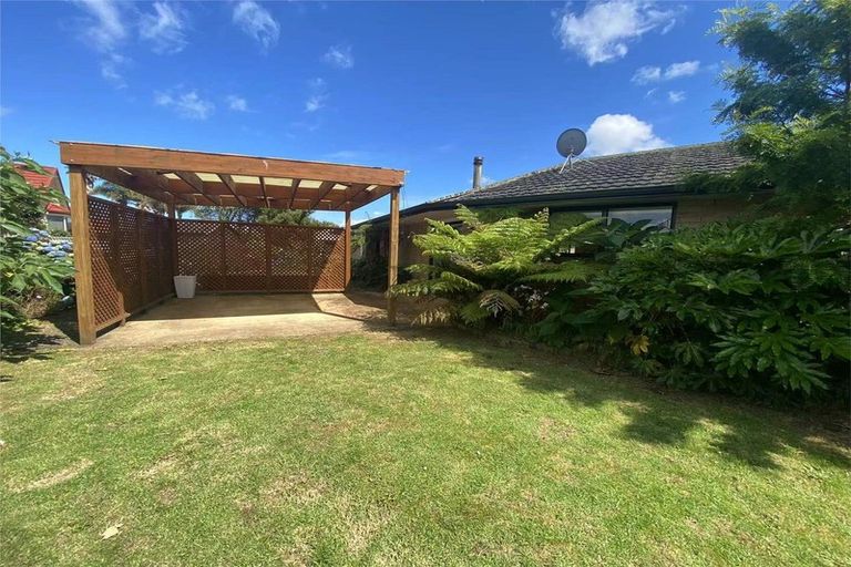 Photo of property in 46 Glenross Drive, Wattle Downs, Auckland, 2103
