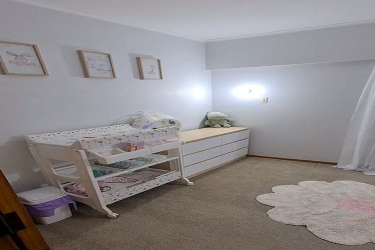 Photo of property in 50 Potter Avenue, Northcote, Auckland, 0627