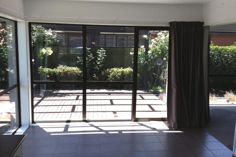 Photo of property in 37a Cardigan Bay Place, Addington, Christchurch, 8024