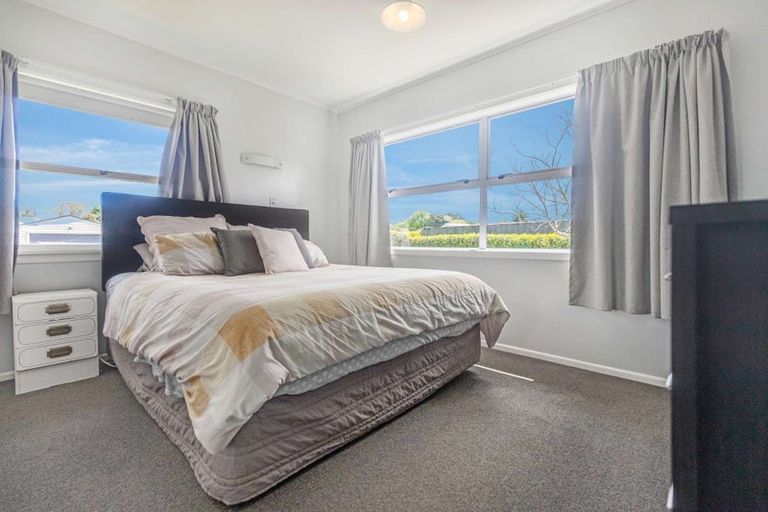 Photo of property in 16b Campbell Street, Waiuku, 2123