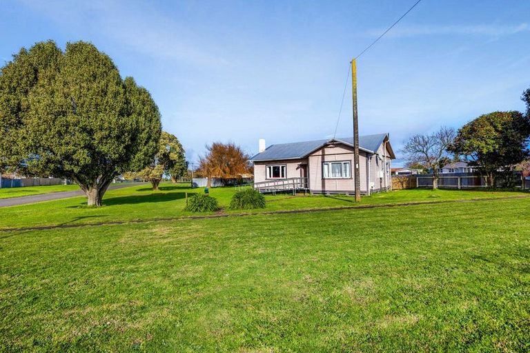 Photo of property in 20 Riemenschneider Street, Manaia, 4612