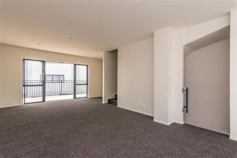 Photo of property in Krisley Court, 15/6 Ambrico Place, New Lynn, Auckland, 0600