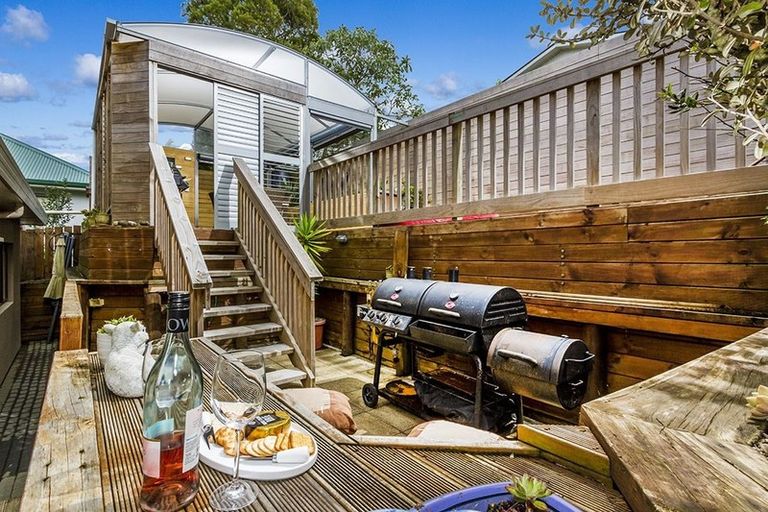 Photo of property in 724a East Coast Road, Pinehill, Auckland, 0632