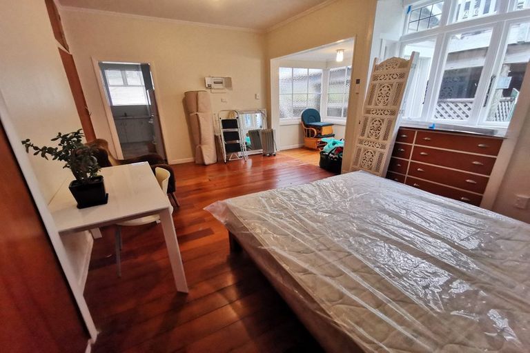 Photo of property in 1/17 Clifton Terrace, Kelburn, Wellington, 6012