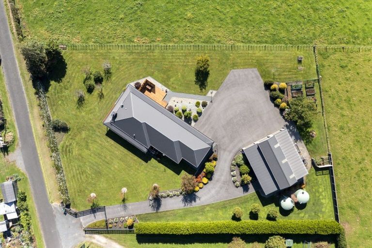 Photo of property in 8 Pitt Road, Hillsborough, New Plymouth, 4372