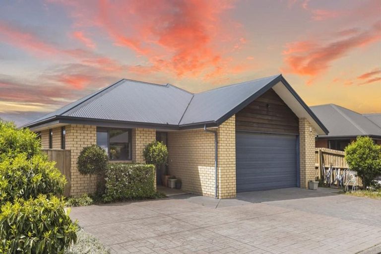 Photo of property in 43a Shortland Street, Wainoni, Christchurch, 8061
