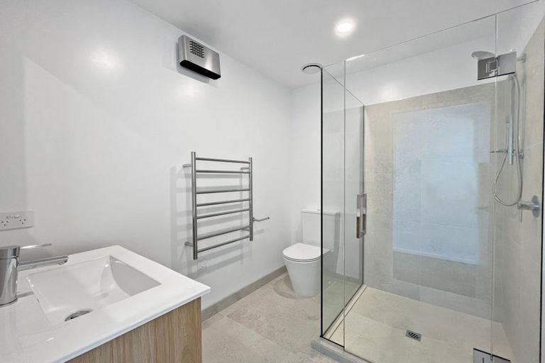 Photo of property in 2/46b Division Street, Riccarton, Christchurch, 8041