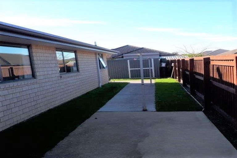 Photo of property in 8 Wattle Lane, Rangiora, 7400