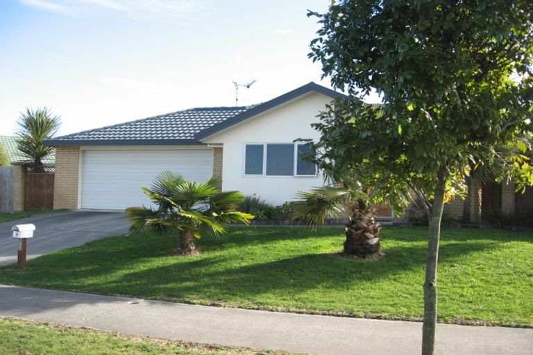 Photo of property in 9 Aldershot Place, Nawton, Hamilton, 3200