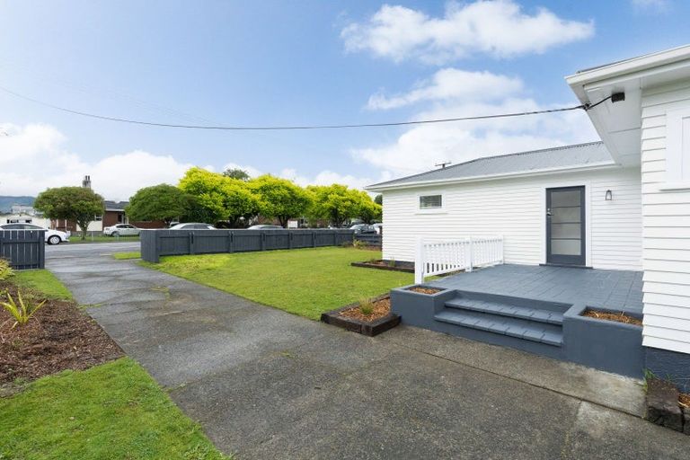 Photo of property in 81 Bartholomew Road, Levin, 5510