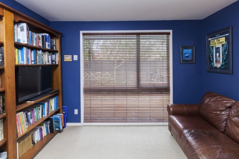 Photo of property in 17 Mcdougall Avenue, St Albans, Christchurch, 8014