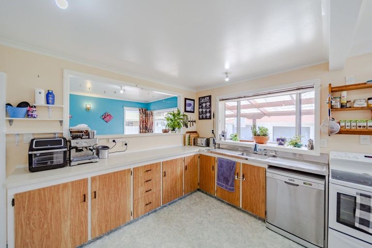 Photo of property in 43 Oldham Avenue, Onekawa, Napier, 4110