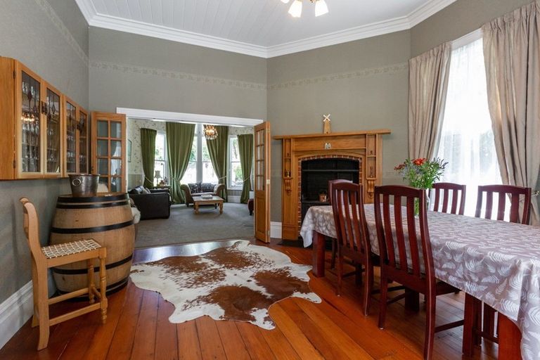 Photo of property in 71 Milton Road, Bluff Hill, Napier, 4110