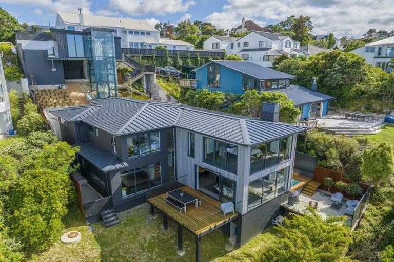 Photo of property in 14 Shalimar Crescent, Khandallah, Wellington, 6035