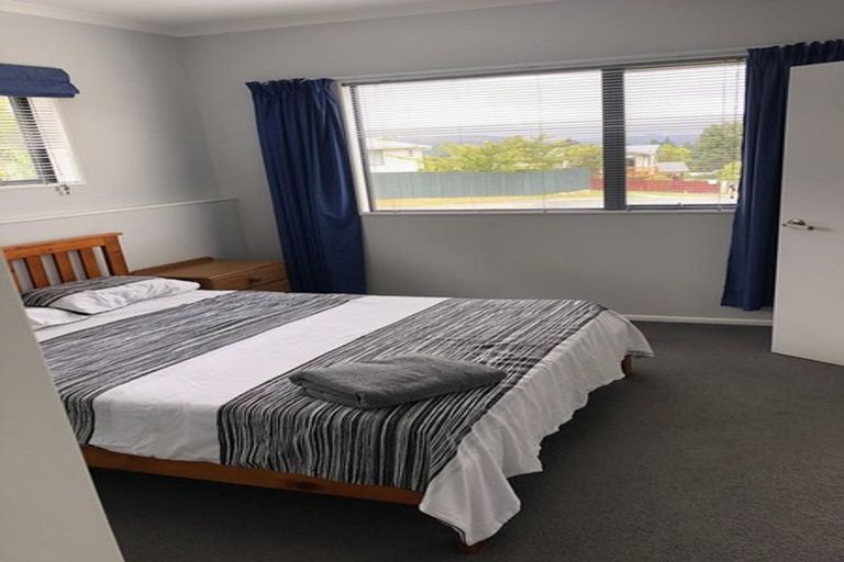 Photo of property in 12 The Bollard, Whitby, Porirua, 5024