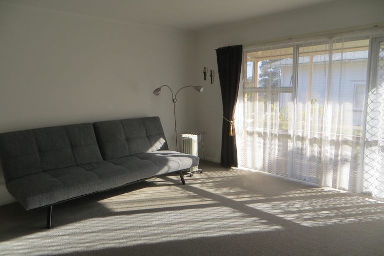 Photo of property in 2/17 Captain Scott Road, Glen Eden, Auckland, 0602