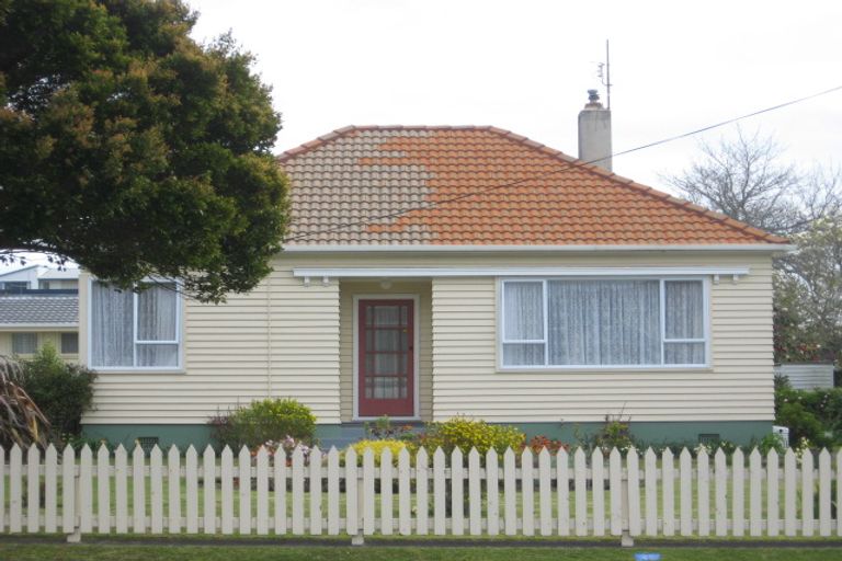 Photo of property in 22 Waimea Street, Westown, New Plymouth, 4310