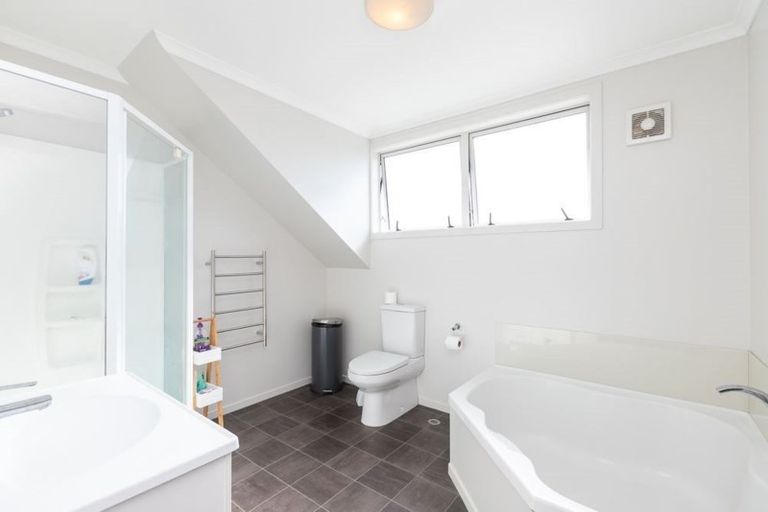 Photo of property in 83 Chiefs Court, Hamilton East, Hamilton, 3216