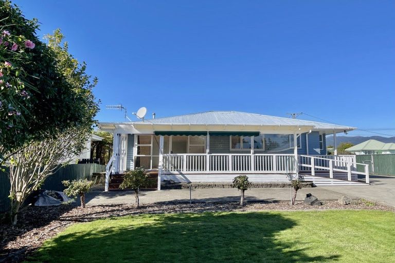 Photo of property in 13 Bowen Street, Levin, 5510