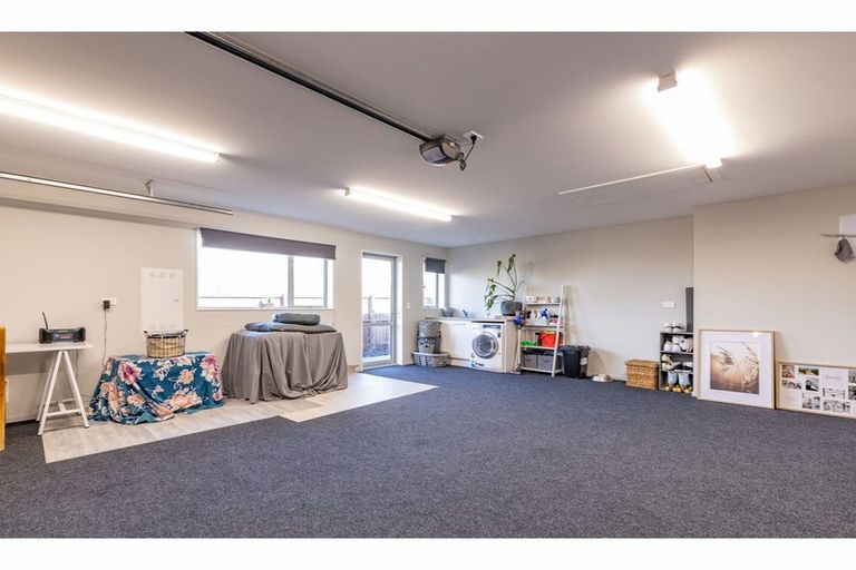 Photo of property in 177b High Street, Oxford, 7430