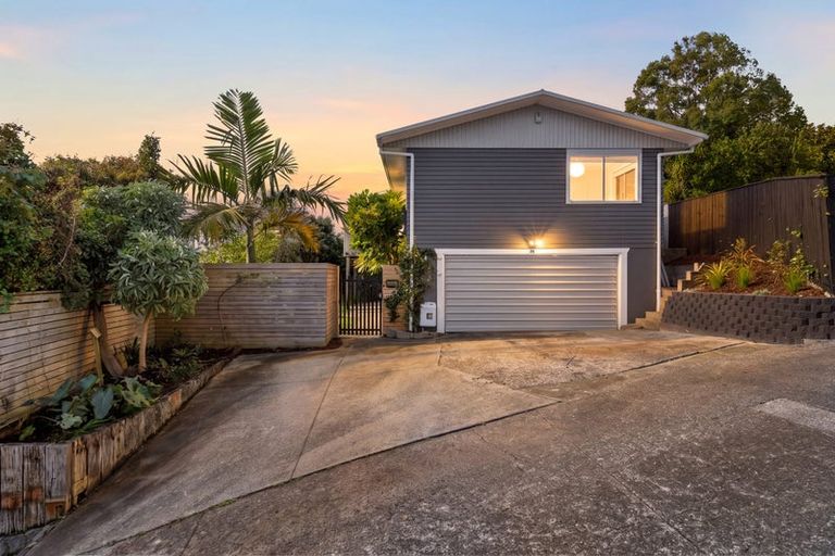 Photo of property in 1/26 Nor'east Drive, Northcross, Auckland, 0632