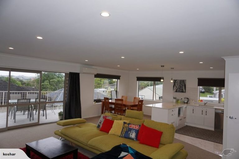 Photo of property in 27a Kirrie Avenue, Te Atatu South, Auckland, 0610