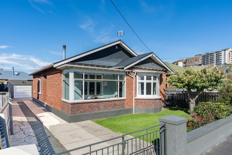 Photo of property in 265 Macandrew Road, Forbury, Dunedin, 9012