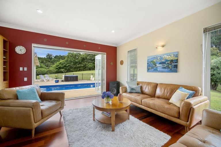 Photo of property in 551 Upper Waiwera Road, Puhoi, Silverdale, 0994