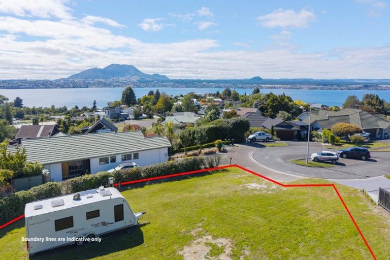 Photo of property in 6 Krissell Place, Acacia Bay, Taupo, 3330