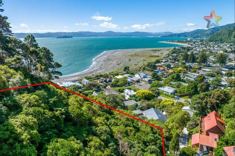 Photo of property in 8f Tawa Street, Eastbourne, Lower Hutt, 5013