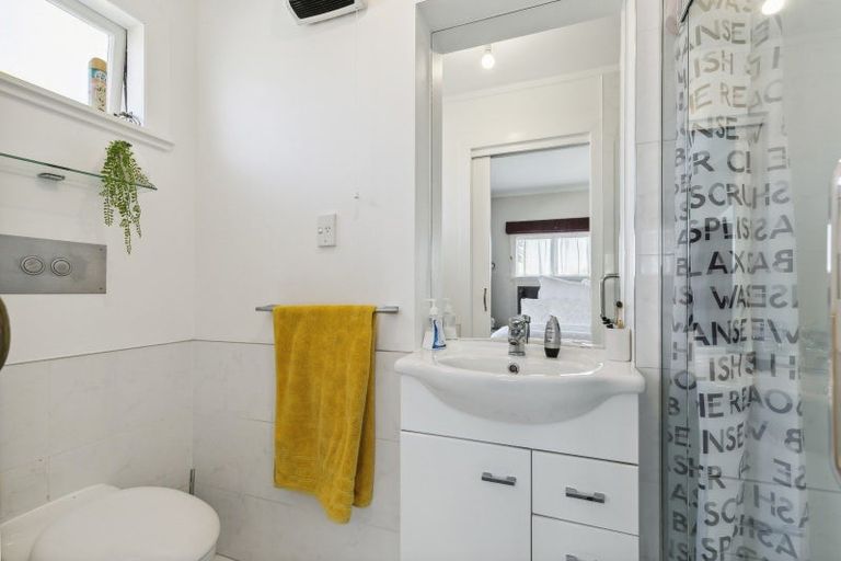 Photo of property in 73 Oxford Street, Tawa, Wellington, 5028