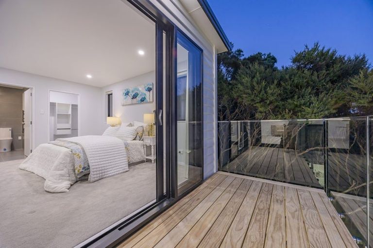 Photo of property in 254a Whangaparaoa Road, Red Beach, 0932