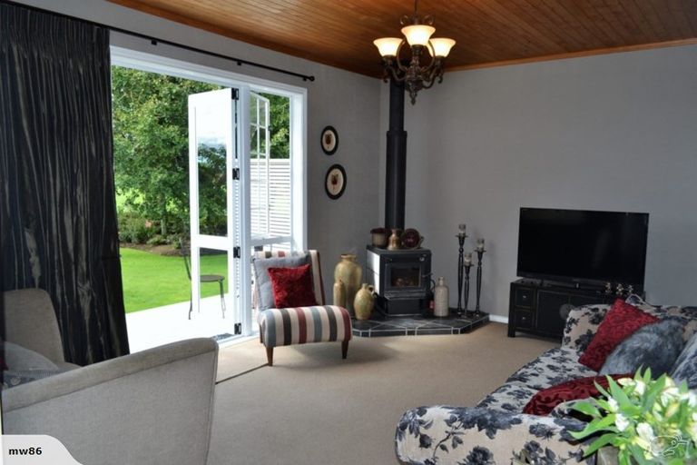 Photo of property in 1066 Egmont Road, Egmont Village, New Plymouth, 4372