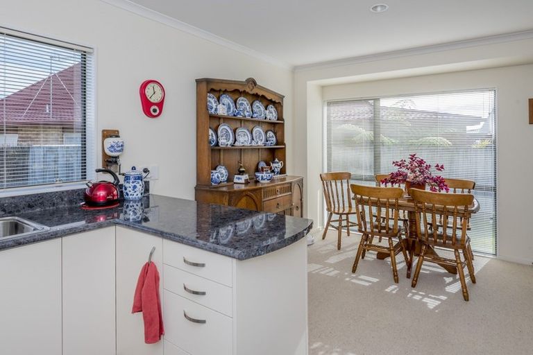 Photo of property in Rangeview Villas, 37/9 Fuller Close, Levin, 5510