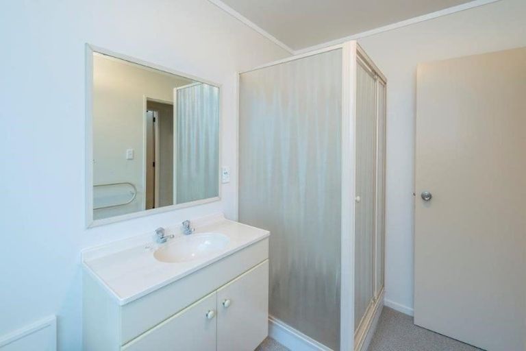 Photo of property in 54a Arawhata Road, Paraparaumu, 5032