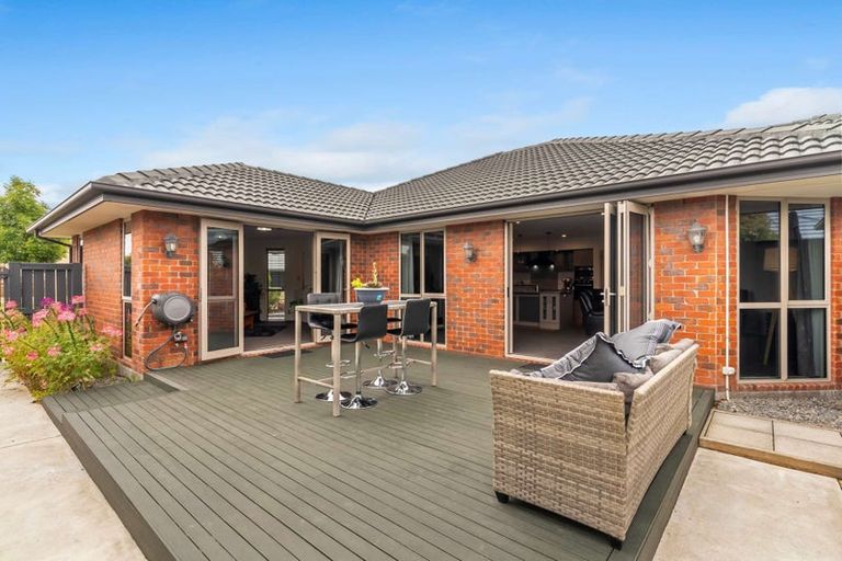 Photo of property in 12 Cunneen Place, Aidanfield, Christchurch, 8025