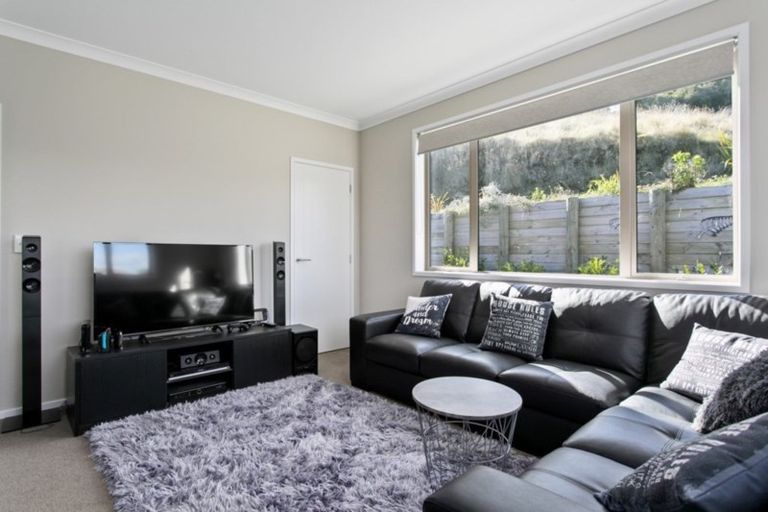 Photo of property in 32 Piro Place, Acacia Bay, Taupo, 3385