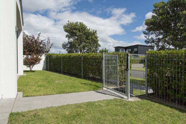 Photo of property in 8 Maria Tini Drive, Papamoa Beach, Papamoa, 3118